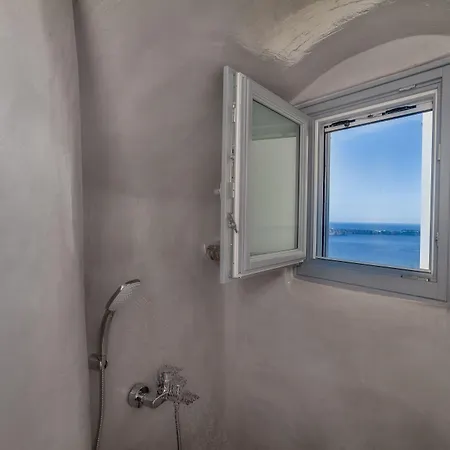 Antrum Cave Imerovigli (Santorini)