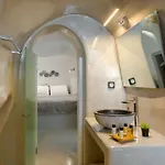 Antrum Cave Villa