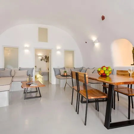 Villa Antrum Cave Imerovigli (Santorini)