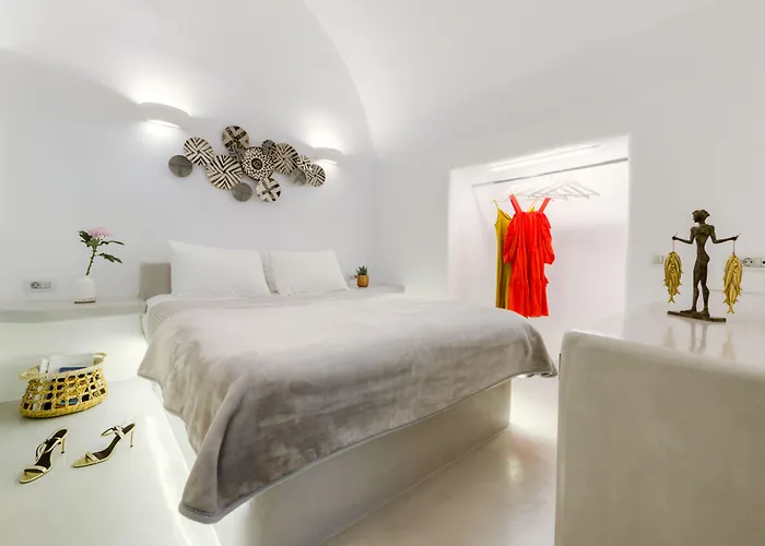 Antrum Cave Villa Imerovigli (Santorini)