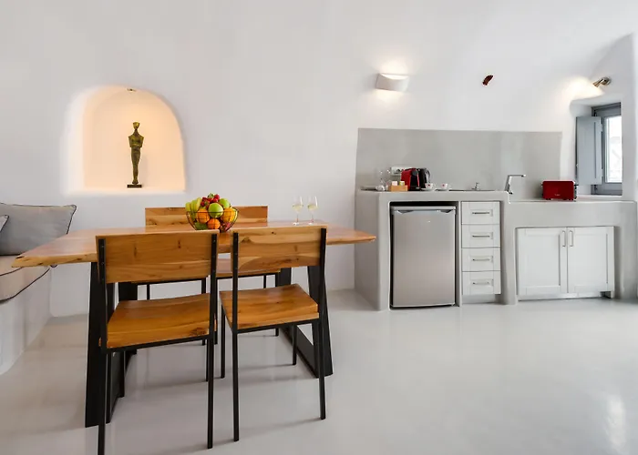 Antrum Cave * Imerovigli (Santorini)