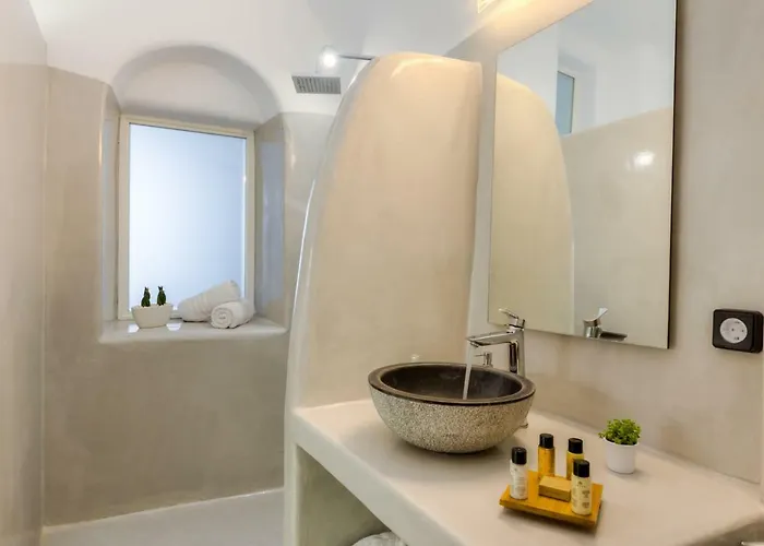 Antrum Cave Villa Imerovigli (Santorini)